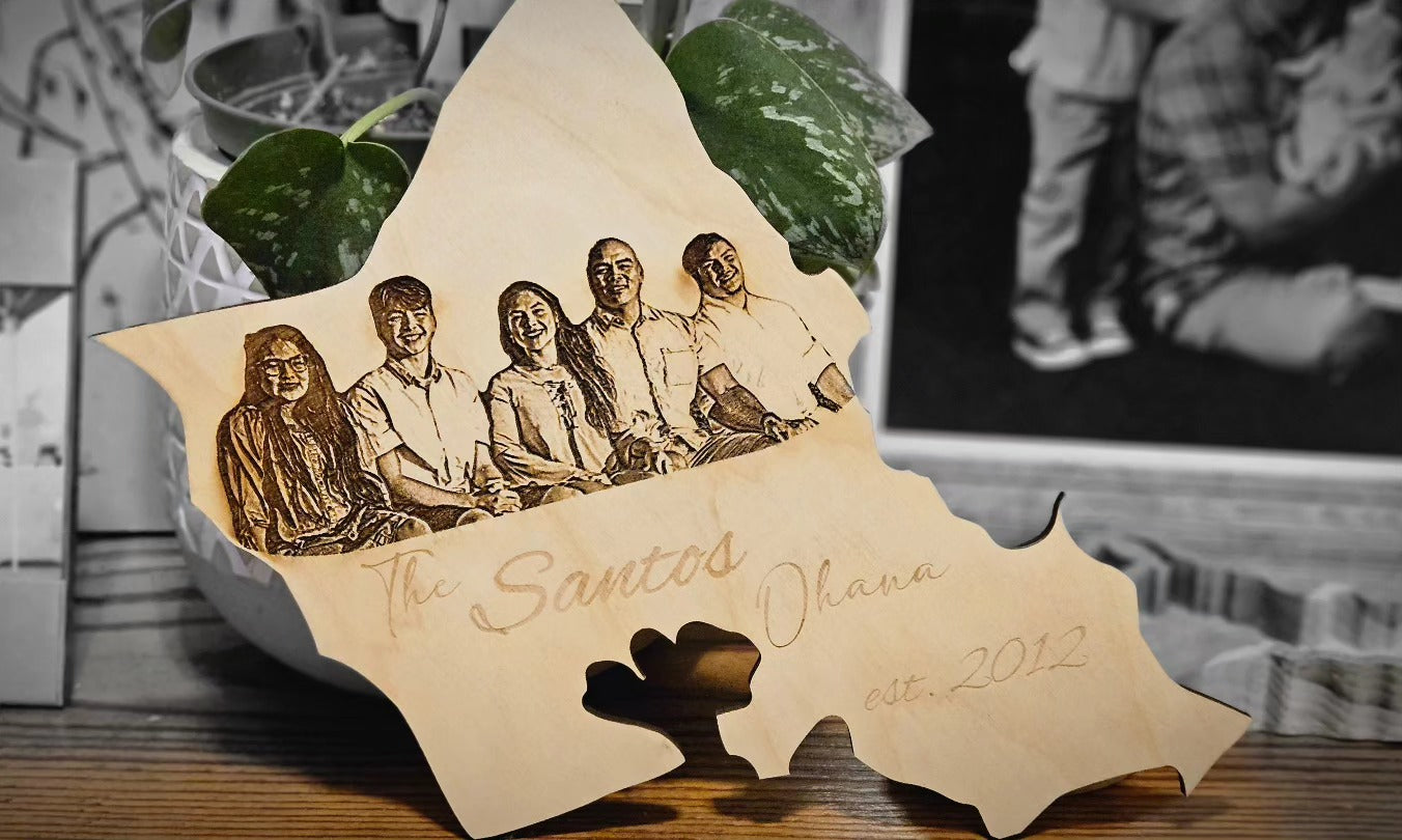 Portrait - Photo on wood - Oahu Outline